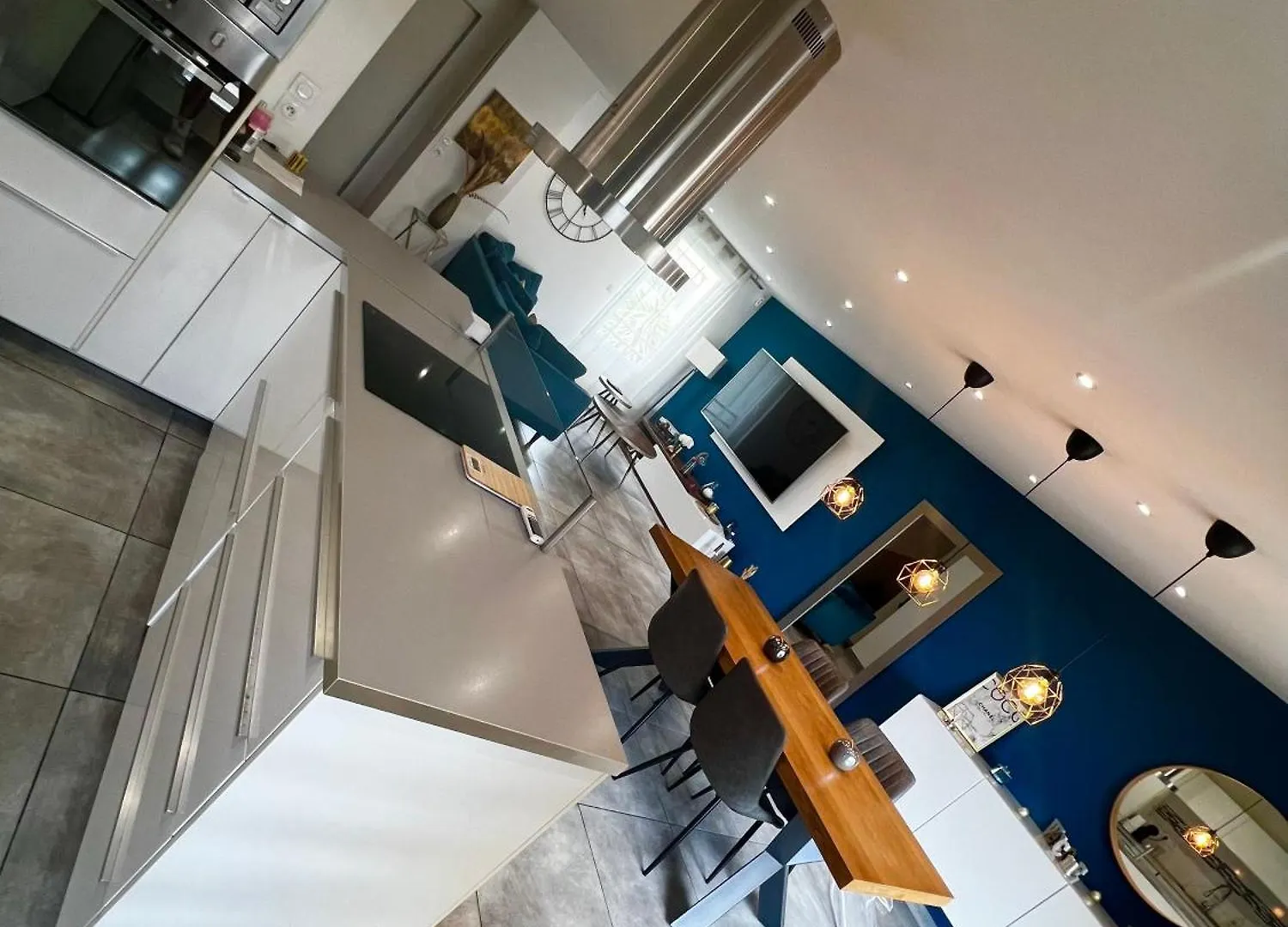 Appartement Luxueux Design Architecte Tout Equipes 85M2 Sur 2 Niveaux Plus 2 Terrasses De 16M2 Marseille Apartment